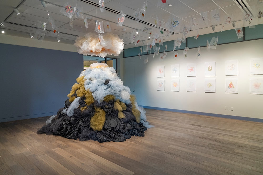 Ana María Hernando, Ñusta de la hora sagrada / Ñusta of the Holy Twilight, tulle, wood, and mixed media, 2021.