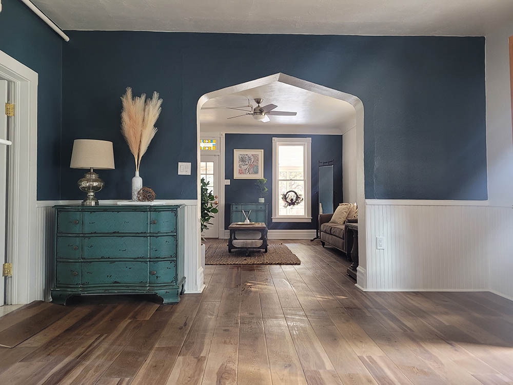 Interior Polly Steele Center blue room