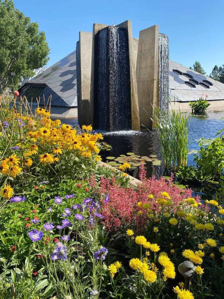 “Feature Fountain” by Wright McLaughlin next to the Science Pyramid