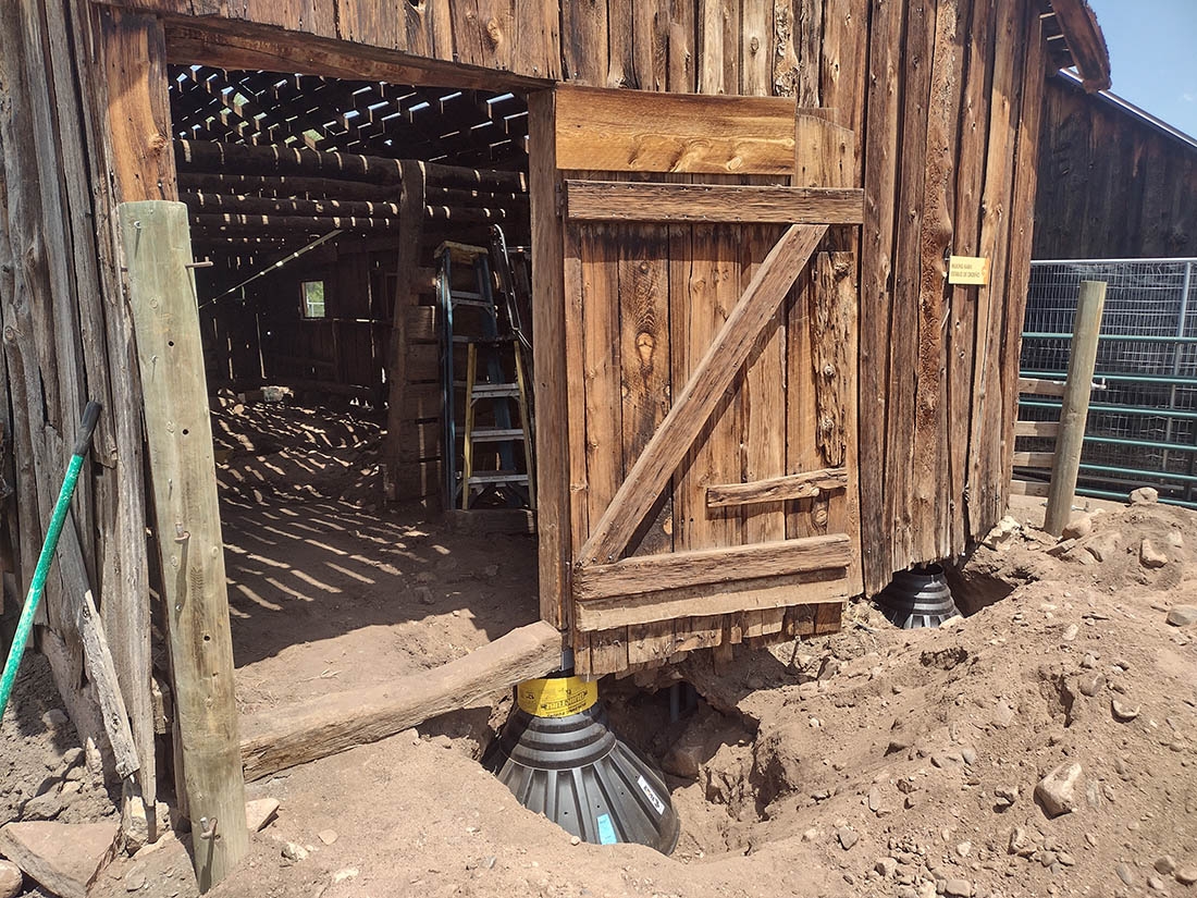 milking barn with support piers