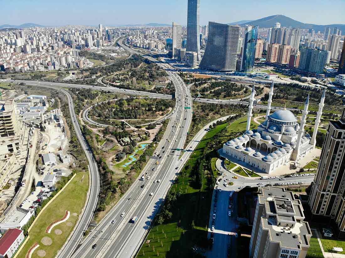 Nezahat Gökyiğit Botanik Bahçesi (NGBB) - A unique botanic garden in a motorway intersection in Istanbul 