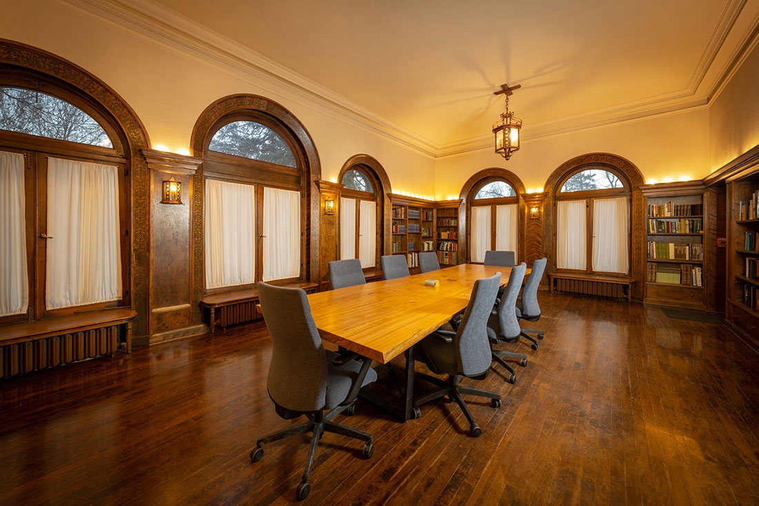 The library in the Waring House