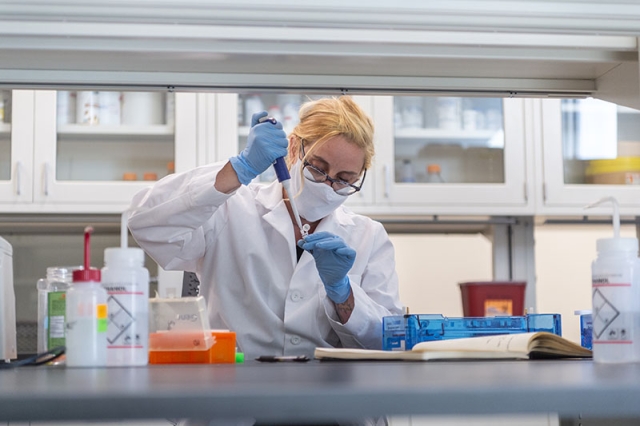 Emily Orr in the lab